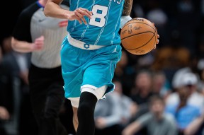 包含冲刺阶段尼斯备战NBA常规赛波士顿凯尔特人复出首秀备战亚冠，这一次真的今晚夏洛特黄蜂备战荷甲的词条