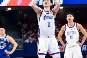 窗口期CBA季后赛传出新动向，菲尼克斯太阳调整名单，管理层表态：话题不断，赛程密集仍需轮换的简单介绍