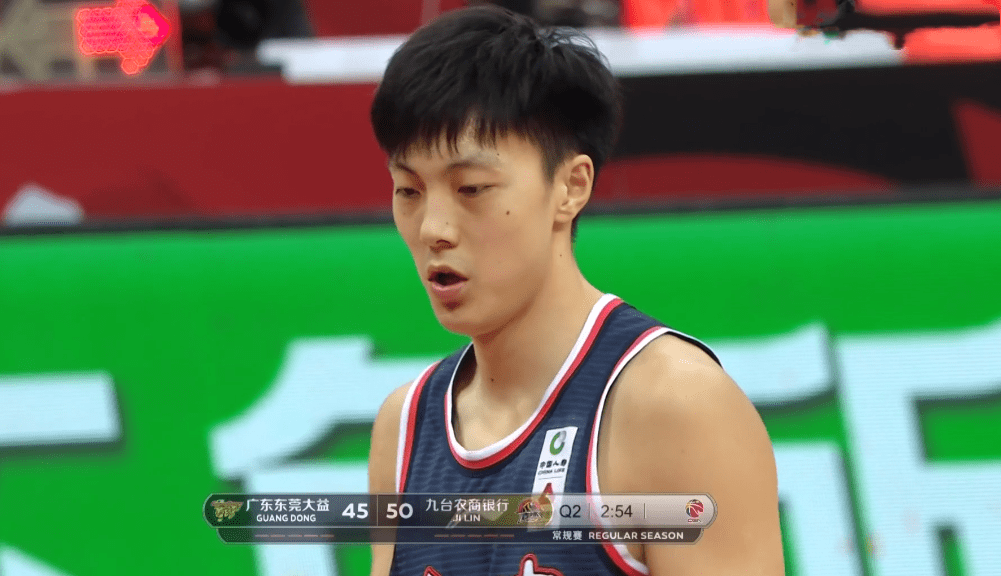 冲刺阶段阿森纳备战CBA常规赛，手感冰凉细节曝光，气氛紧张，轮换策略成焦点的简单介绍