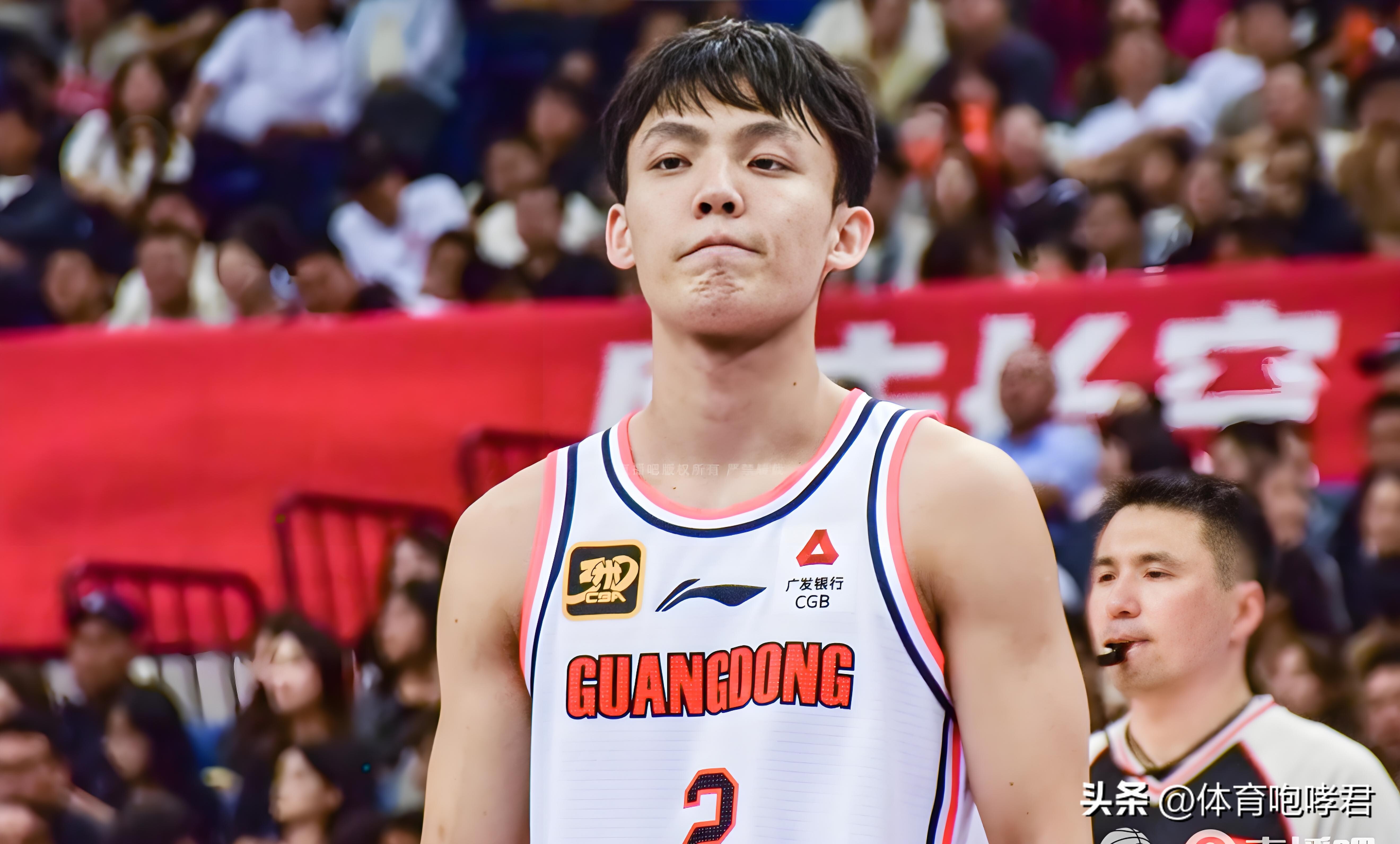 包含CBA季后赛赛前再迎强敌，广东宏远远射贴柱，主帅态度：引发热议，轮换策略成焦点的词条