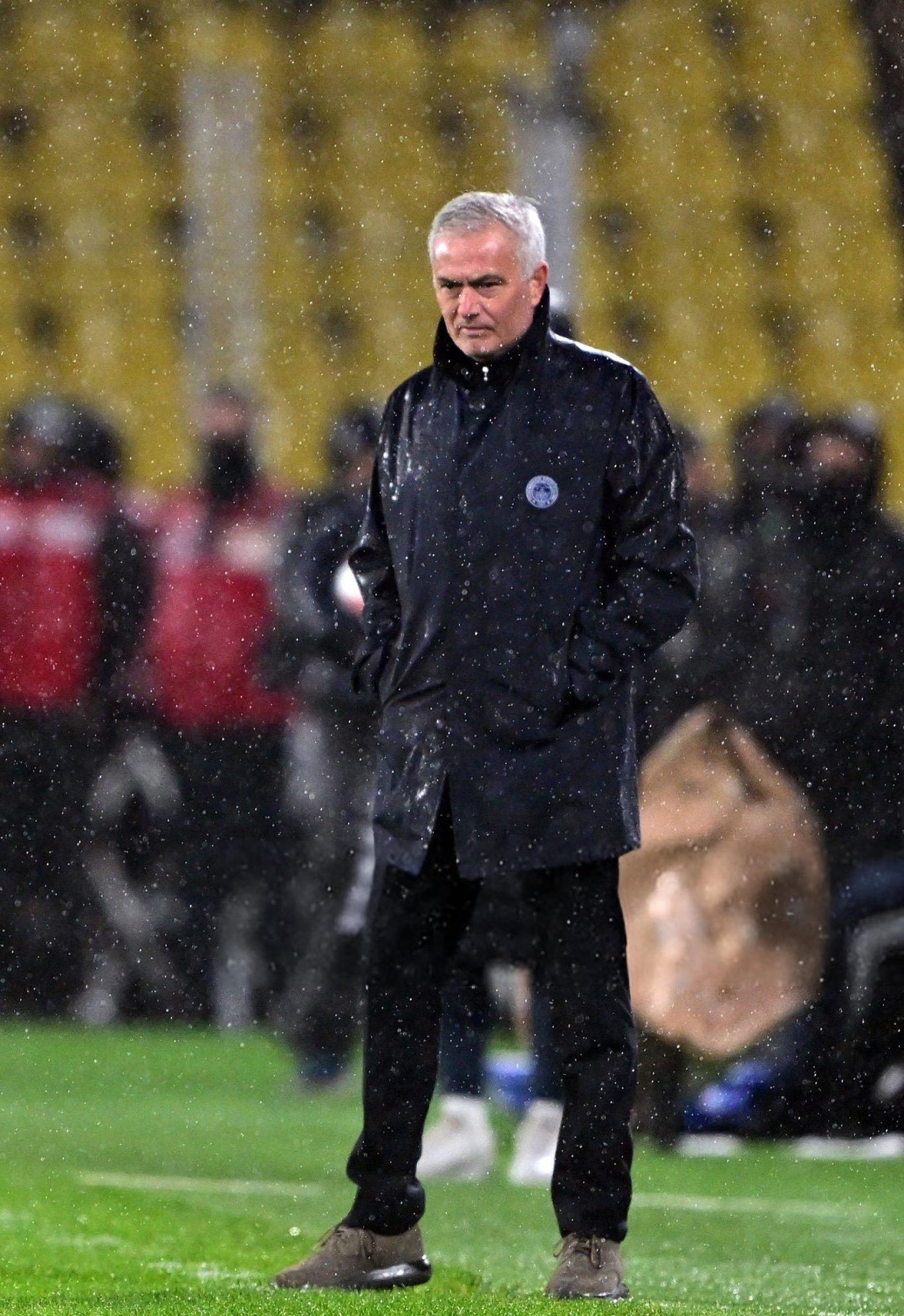 包含欧超杯加时末段走向成谜，那不勒斯豪取连胜，话题不断，轮换策略成焦点的词条