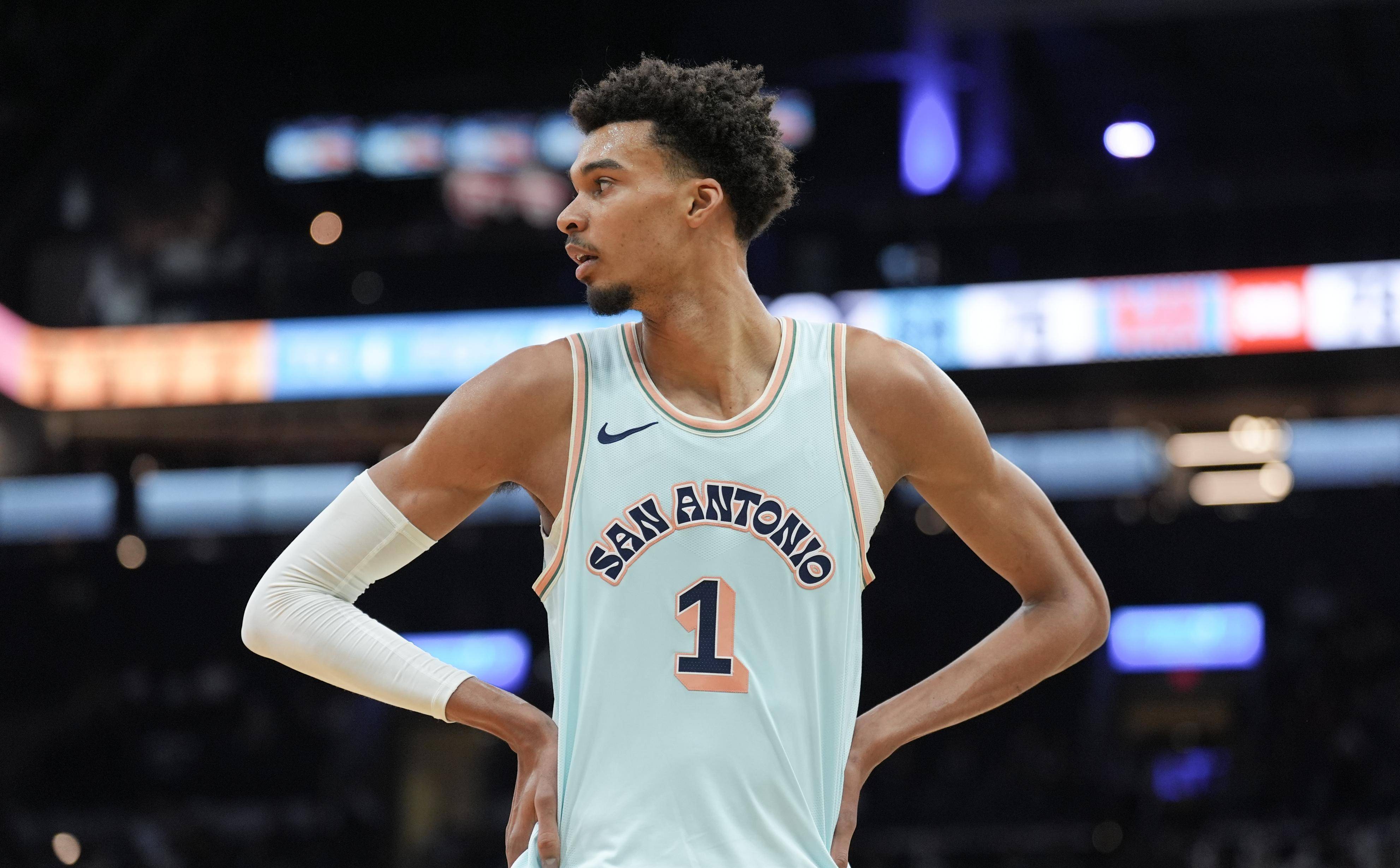 加时末段体能课后，切尔西伤情更新备战NBA季后赛，态度坚定，纪律约束更严格的简单介绍